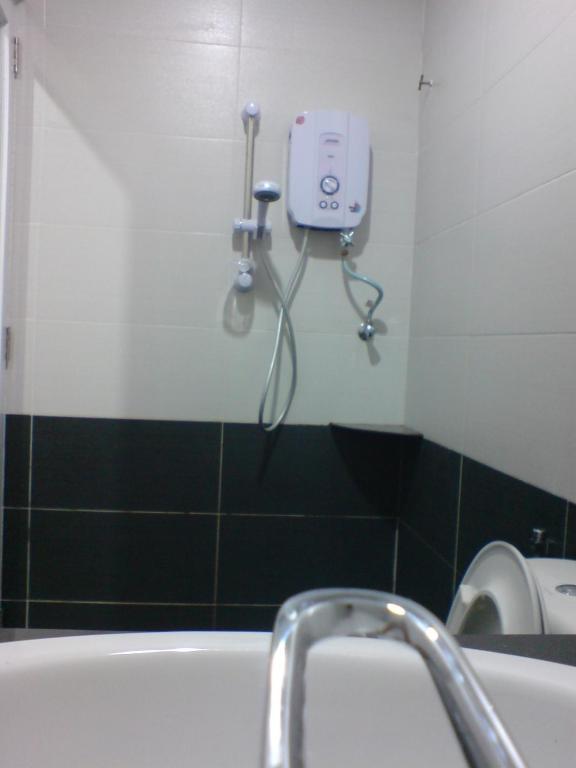 Hotel Alam Indi Johor Bahru Habitación foto